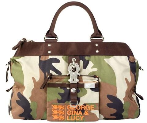 George Gina &amp; Lucy CamOrange / Bakerboy Tasche gefüllt mit Beauty-Produkten von Ralph Lauren, Biotherm, Kerastase, L'Oreal Men und Fructis