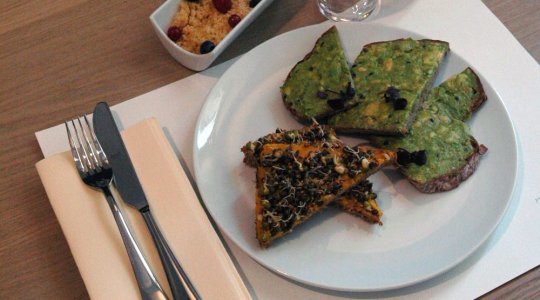 Avocado-Sprossenbrot aus dem Restaurant TIAN Avocado-Sprossenbrot aus dem Restaurant TIAN