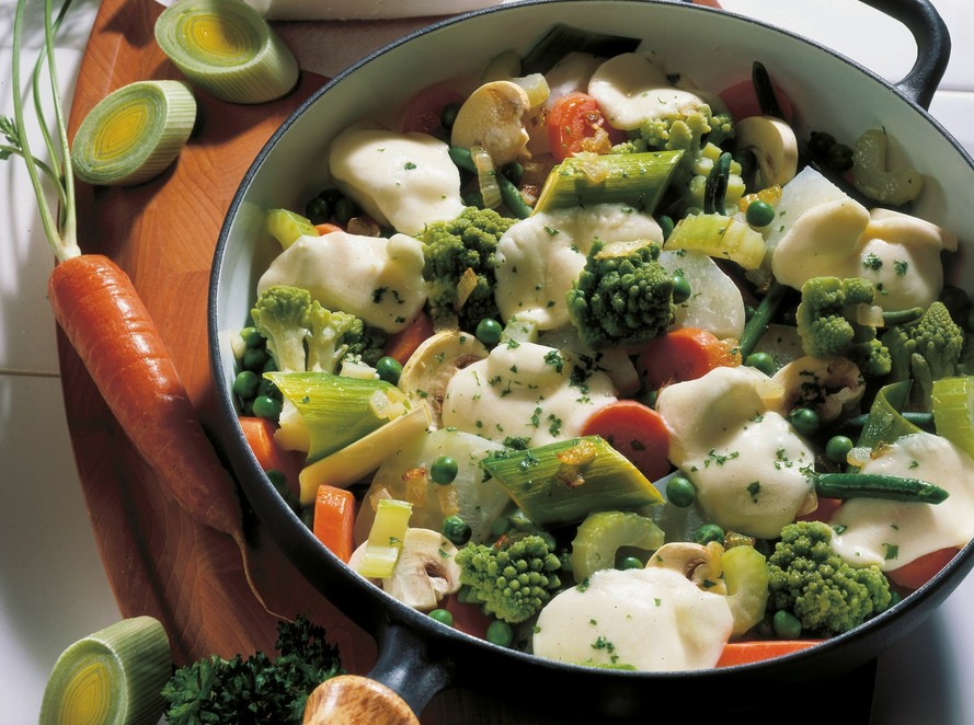 Gemüsepfanne mit Mozzarella und Lauch Gemüsepfanne mit Mozzarella und Lauch