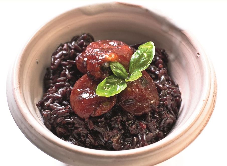 Schwarzreis-Pilaf mit Kirschtomaten Schwarzreis-Pilaf mit Kirschtomaten