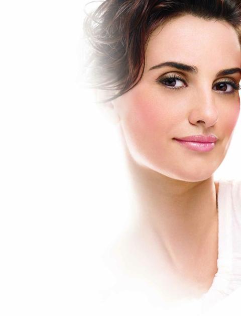 Penelope Cruz für L'Oreal Mineral Makeup Penelope Cruz für L'Oreal Mineral Makeup