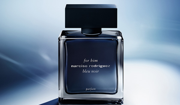 Blue Noir - Ein Duft wie ein Bild von einem Mann Blue Noir - Ein Duft wie ein Bild von einem Mann