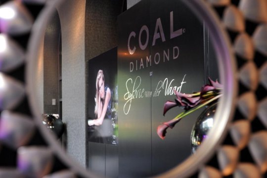 Coal Diamond - Sylvie van der Vaart Coal Diamond - Sylvie van der Vaart