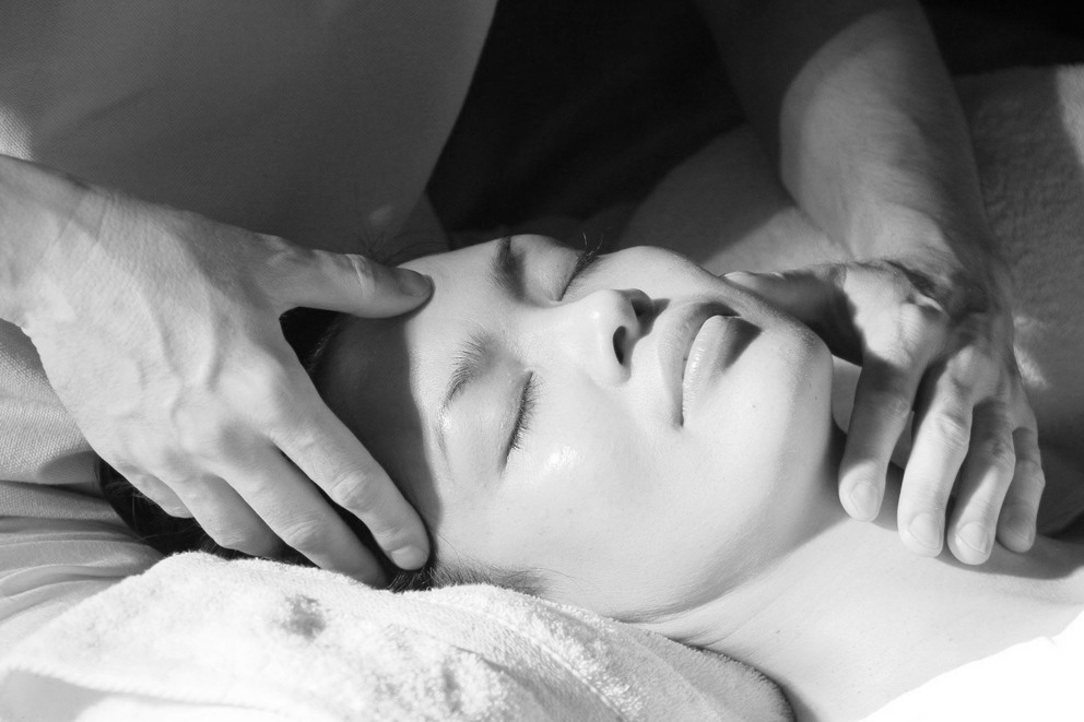 Gesichtsmassage zur Entspannung Gesichtsmassage zur Entspannung