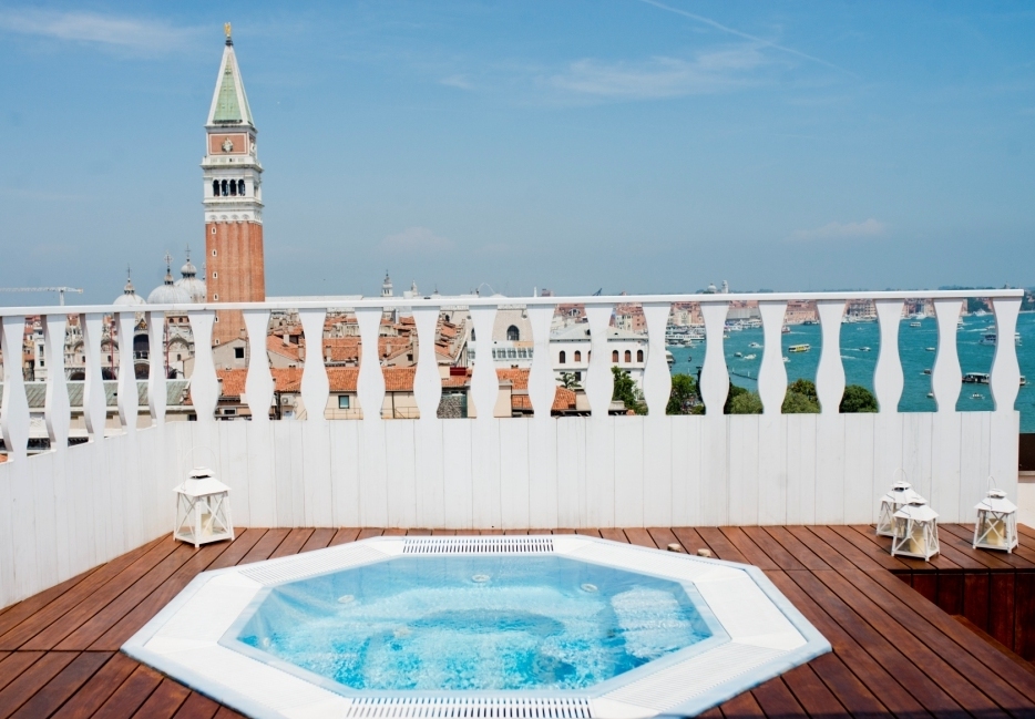 Whirlpool auf der Dachterrasse