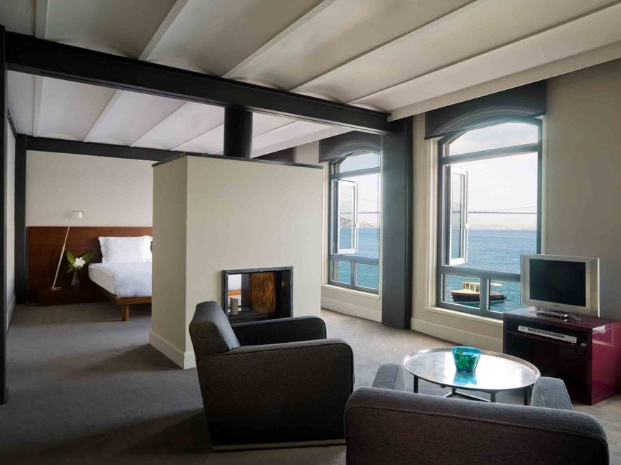 Sumahan on the Water -Suite Sumahan on the Water -Suite