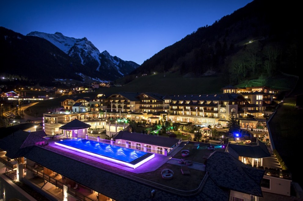 Das Stock Resort bei Nacht Das Stock Resort bei Nacht