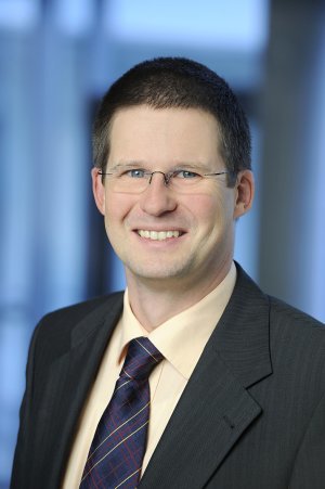 Dr. Sven Fey