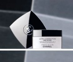 Chanel Ultra Correction Line Repair