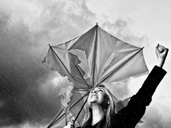 Frauen im Regen