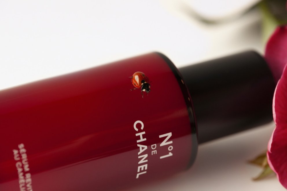 N°1 de Chanel Red Camellia Revitalizing Serum