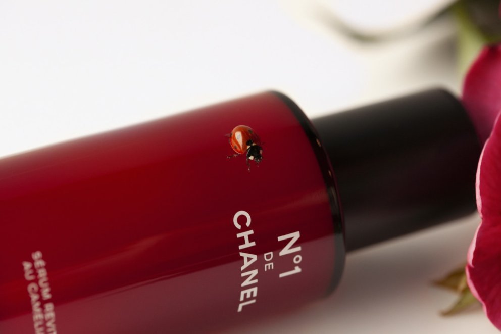 N°1 de Chanel Red Camellia Revitalizing Serum N°1 de Chanel Red Camellia Revitalizing Serum