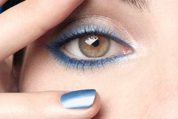 Dive into the Blue - die erste Makeup Kollektion von Valentina Li