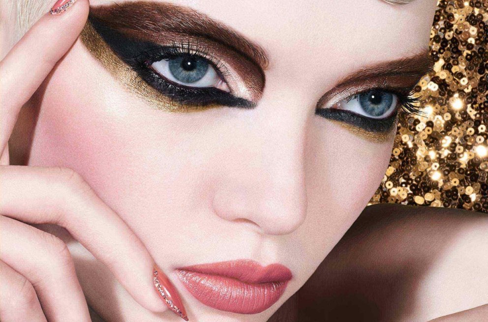 Dior Holiday Look HAPPY 2020 Dior Holiday Look HAPPY 2020